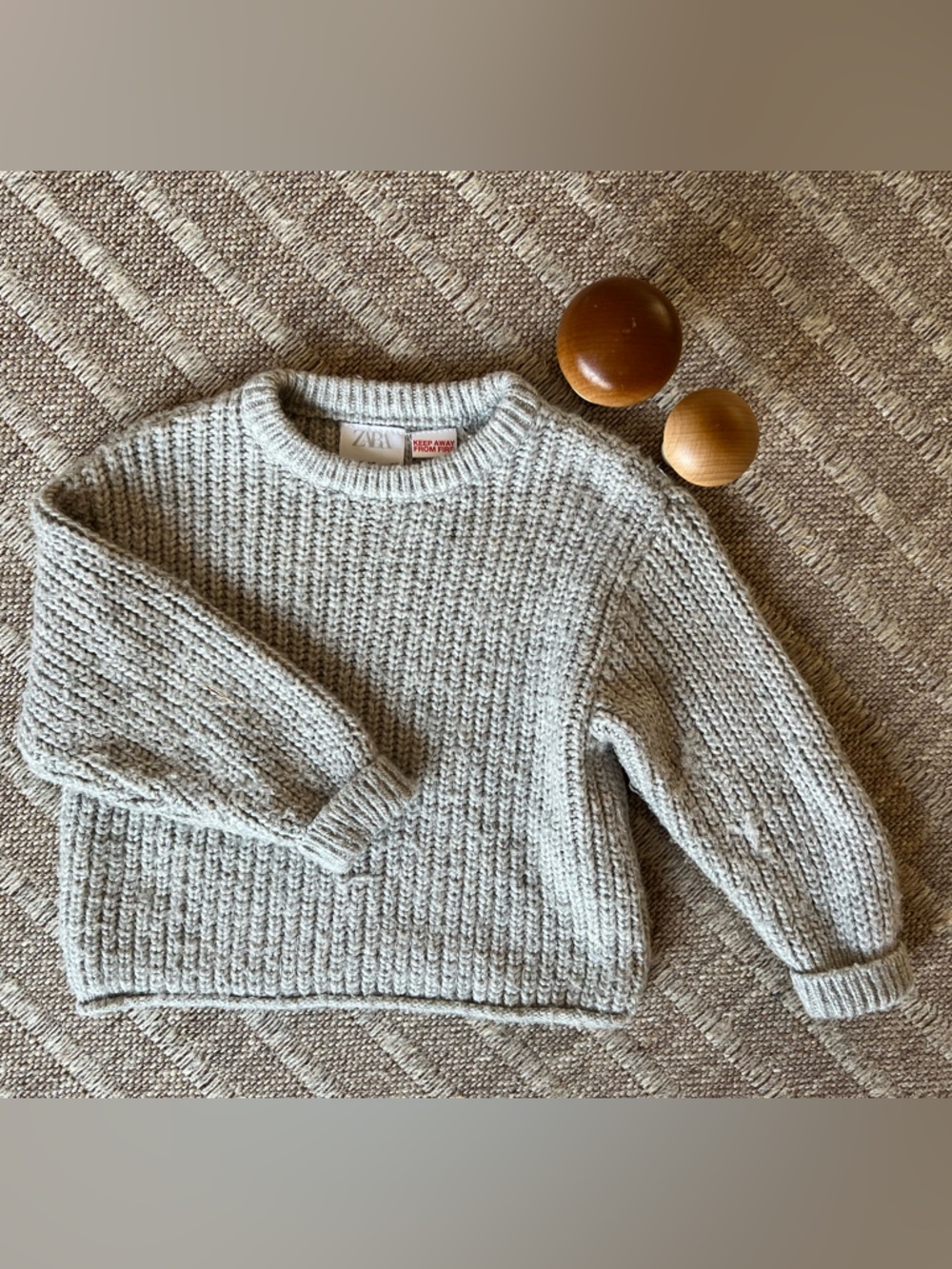 Zara light gray knit sweater